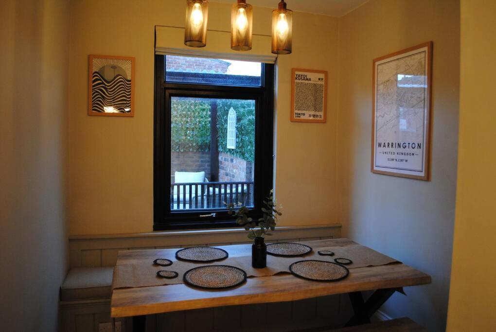 Cosy Renovated House In Warrington Villa Kültér fotó