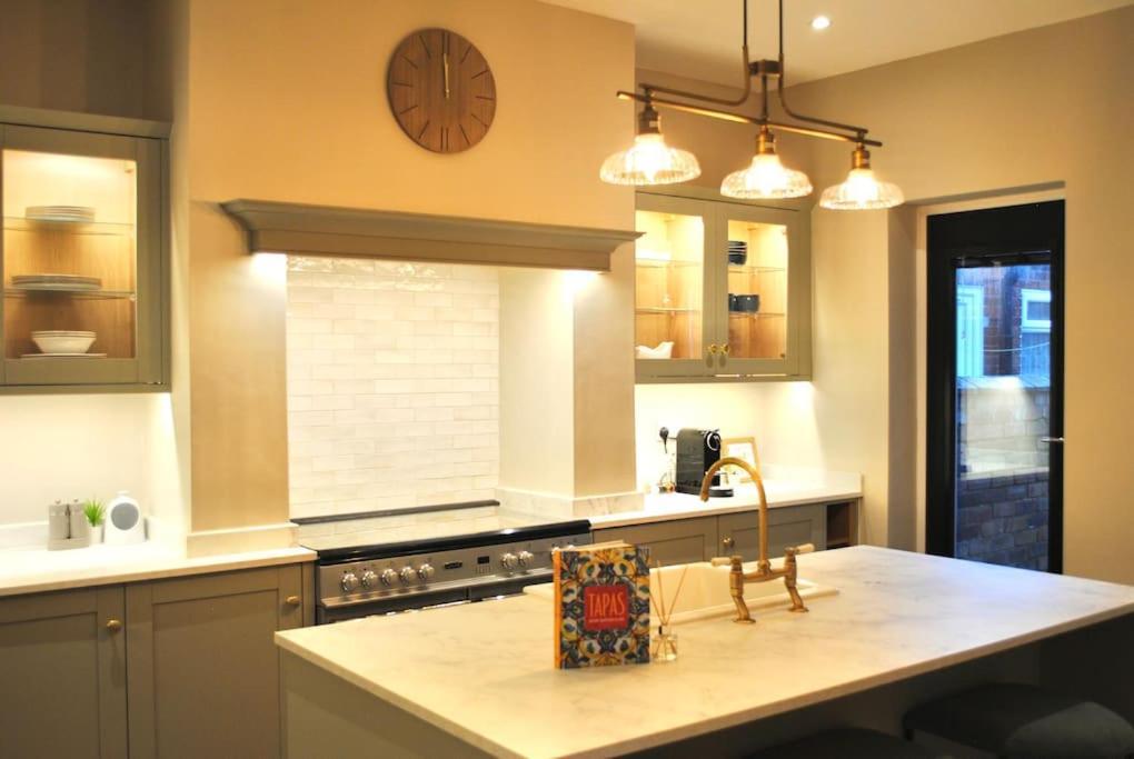 Cosy Renovated House In Warrington Villa Kültér fotó